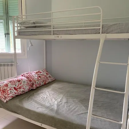 Beluga Holidays - 2 Bedrooms Apartment La Spezia